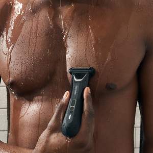 Kit de toilettage portable pour homme avec tondeuse nez-oreilles, tondeuse pour zones intimes, kit de manucure, trousse de toilette, alimentation électrique USB - Product Image 2