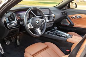2025 Z4 M40i Boîte manuelle Faible kilométrage Moteur silencieux Transmission automatique Toit panoramique Feux LED Prêt à être expédié - Product Image 2