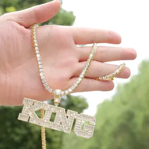 Collier élégant personnalisé fait main avec pendentif en diamant et lettre, collection élégante - Product Image 6