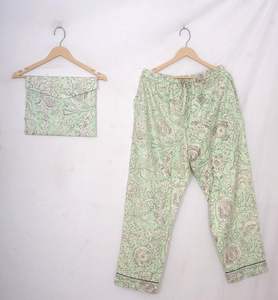 ชุดนอนบล็อกพิมพ์ลาย: สีเขียวของอินเดียหรือที่รู้จักกันทั่วไปว่าเป็นเซ็ตชุดนอนพิมพ์ลายบล็อกสีเขียวมิ้นท์ - Product Image 4