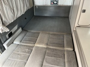 รถยนต์ขายดี ปี 1990 โฟล์คสวาเกน วานากอน เวสต์ฟาเลีย เครื่องยนต์ V6 เกียร์ธรรมดา - Product Image 4