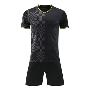 Tenue de football d'équipe, maillot de football personnalisé, conception OEM ODM, ensemble de vêtements de sport pour hommes et enfants, 100% polyester, léger, séchage rapide - Product Image 1