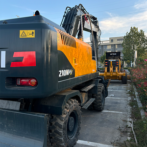 Excavadora usada de 21 toneladas Hyundai 210 Tipo con ruedas Excavadora usada Hyundai 210 a la venta En buena forma con alto rendimiento - Product Image 2