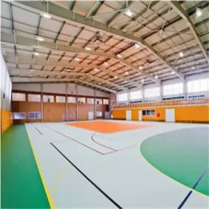 Structure préfabriquée en treillis d'acier carré Structure de cadre spatial Terrain de football intérieur Salle de sport Construction de bâtiments