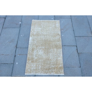 พรมตุรกีโบราณขนาดเล็ก 1.6x3.1 ฟุต สีเบจขาวลายดอกไม้ ทำจากขนสัตว์ - Product Image 1