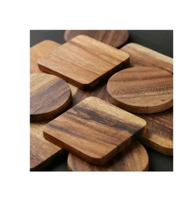 Ensemble de 4 sous-verres faits main en bois massif sculpté noyer et chêne rouge avec support rustique artisanat naturel - Product Image 5