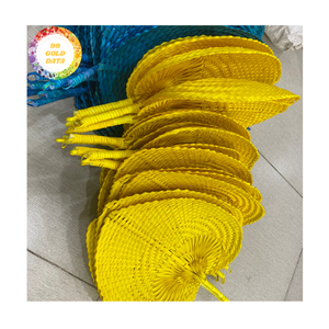 Abanico de bambú con estructura de bambú ligera y superficie de hoja de palma para uso en eventos culturales empaquetado a granel hecho en Vietnam - Product Image 4