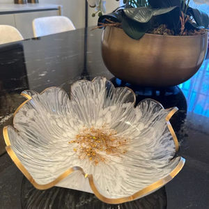 Tazón de Resina Hecho a Mano de Alta Gama con Superficie Lisa, Diseño de Modelo Apto para Alimentos para Decoración Moderna del Hogar y Bajo Costo - Product Image 1