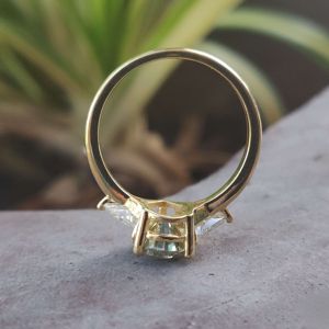 Nuevo Diamante de corte de pera colorido con anillos de tres piedras de compromiso de oro sólido de 10kt para mujer - Product Image 3