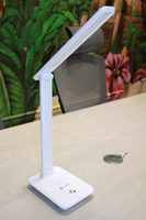 Lampe de table LED Offre Spéciale 10W avec capteur tactile à intensité variable 700Lm 3CCT Abat-jour en métal rechargeable à batterie au design blanc moderne
