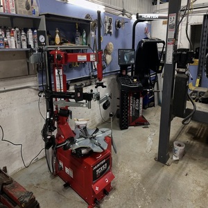 Équilibreuse de roues et démonte-pneus combo 220V/380V à prix abordable, garantie 2 ans, pour pneus de voiture - Product Image 4