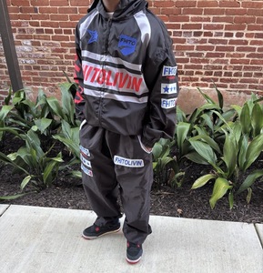 Vente en gros Veste matelassée en toile légère unisexe avec doublure en coton fermeture éclair imperméable en nylon capuche décontractée avec logo OEM personnalisé - Product Image 3