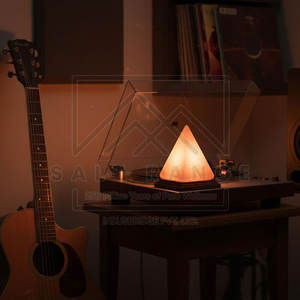 Lampe en sel de l'Himalaya sculptée de qualité supérieure, 100% pure, personnalisable, décoration d'intérieur et lampe de bien-être avec logo personnalisé au toucher réel - Product Image 5