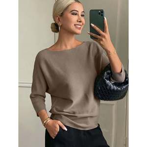 เสื้อสเวตเตอร์ถักลำลองสำหรับผู้หญิง คอวี แขนทรงปีกค้างคาว - Product Image 5
