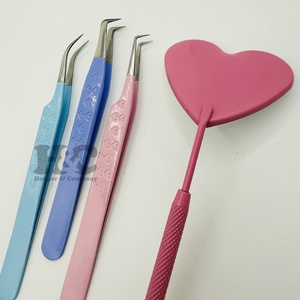 แหนบจับหัวใจสไตล์ใหม่ปากคีบขนตาสีชมพูอ่อนสีฟ้าอ่อนแบนโลโก้สแตนเลสแบบแบนคีมต่อขนตามิงค์อย่างยั่งยืน - Product Image 4