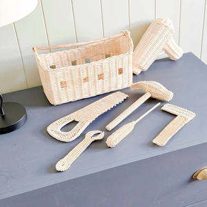 Un ajout charmant à un décor de chambre d'enfant ou de salle de jeux pour garçons magnifiquement fabriqué à la main Kit d'outils en rotin Spark Imagination - Product Image 4