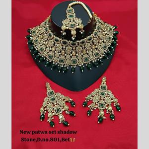 Conjunto de collar de Gargantilla chapado en oro clásico adornado con piedras y cuentas austriacas perfectas para ocasiones étnicas - Product Image 4