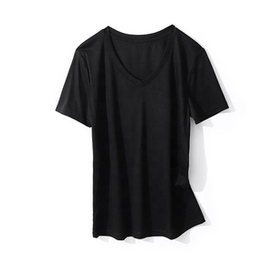 T-shirts respirants personnalisés OEM et ODM T-shirts en coton à col en V pour femmes directement de l'usine Livraison rapide en vrac T-shirts à col en V pour femmes - Product Image 2