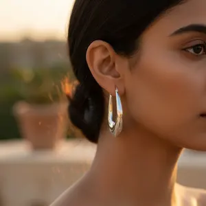 Modernos Pendientes de Aro en Forma de Lágrima Plateados Vintage para Mujer, Colgante Religioso con Cobre y Latón con Perla, Diamante y Circonita - Product Image 2