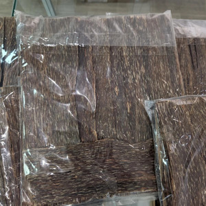 OUD CHIPS: Notes boisées robustes de Oud Wood-Dure plus longtemps sur les vêtements et la peau! - Product Image 4