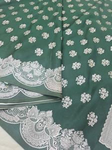 Magnifique Saree en Chiffon Doux et Lisse, Tissé à la Main Traditionnellement, avec Motif Zari Argenté et Bordure Banarasi, Idéal pour les Fêtes et la Protection Solaire - Product Image 4