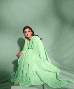 Westerns Party Saree avec Contras Blouse Pièce Indienne Femmes Porter Sari Bas Prix En Gros Surat Vêtements Ethniques Ethniques - Product Image 2