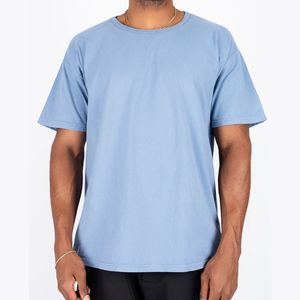 Fabricante de camisetas de diseño personalizado que ofrece impresión DTG, serigrafía y sublimación para artículos de marca, ropa urbana y prendas para eventos. - Product Image 4