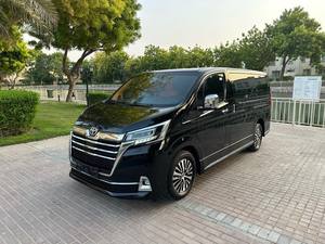 Toyota Granvia 2021 Usada en Perfecto Estado, Motor V6 de 3.5 Litros (Edición VIP) - Product Image 2