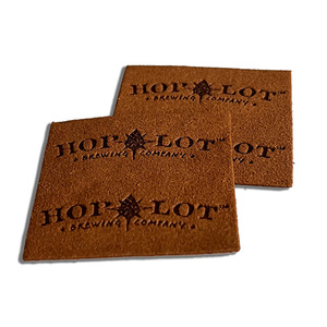 Étiquettes d'étiquette de vêtement de <span class=keywords><strong>haute</strong></span> qualité <span class=keywords><strong>Logo</strong></span> coudre sur l'étiquette de vêtements Patch en cuir suédé en cuir de vêtement pour vêtements - Product Image 5
