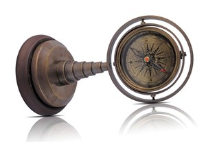 Boussole en laiton antique nautique unique créative art de camping et boussole antique décorative à collectionner décor de bureau à la maison - Product Image 2