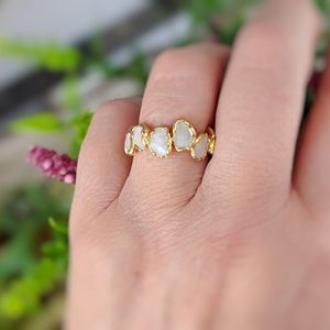 Anillo de cuarzo rosa chapado en oro, joyería minimalista - Product Image 2