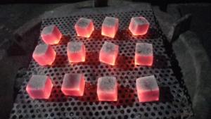 Disfrute de la rica y auténtica esencia del fumar con shisha indonesiana, elaborada con carbón vegetal de cáscara de coco de alta calidad de Indonesia. - Product Image 2