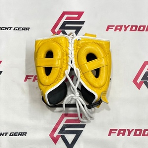 Nouvel ensemble de boxe FLY jaune pour l'entraînement : Gants de boxe, protège-guêtres, casque en cuir véritable absorbant les chocs - Product Image 4