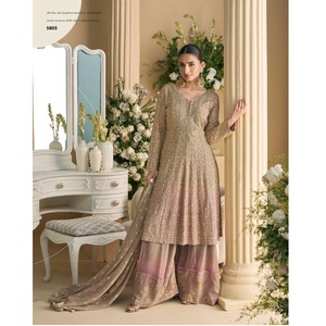 Costume Georgette de créateur à la demande pour femme avec des imprimés élégants et un tissu confortable à porter toute la journée à vendre - Product Image 1