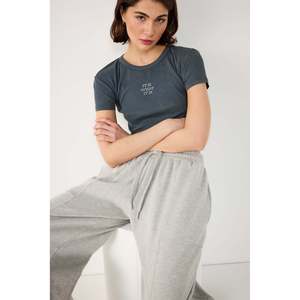 T-shirt court pour femme 100% coton côtelé avec broderie en pierres, col rond, coupe classique - Product Image 2