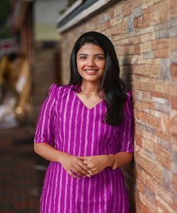 Rayon anarkali kurti สำหรับผู้หญิงแบบดั้งเดิมมองหาเทศกาลและฟังก์ชั่นสวมใส่ - Product Image 4