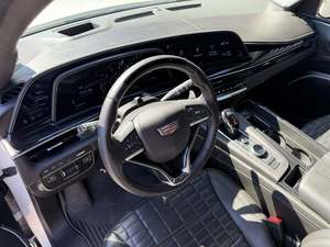 Kadillac Escalade-V 2024, 4x4, Transmisión Automática, Volante a la Izquierda, Usado, Listo para Enviar, Superventas - Product Image 2