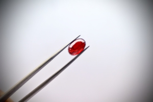 Lỏng tự nhiên <span class=keywords><strong>Ruby</strong></span> mozambique hình bầu dục cắt lỏng đá quý để làm đồ trang sức - Product Image 2