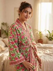 Robe kimono en coton imprimé à la main vert et rose à motifs floraux pour femmes, peignoir indien léger, robe de détente grande taille - Product Image 3