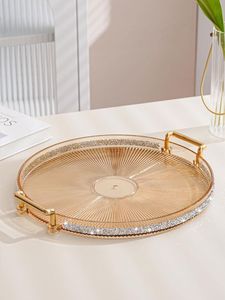 Plateau rond en métal et miroir, idéal pour servir des collations, des boissons et pour une mise en scène décorative de table - Product Image 6