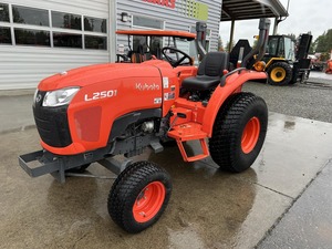 Tracteur à roues Kubota L2501, moteur diesel 25 CV, machines agricoles - Product Image 2