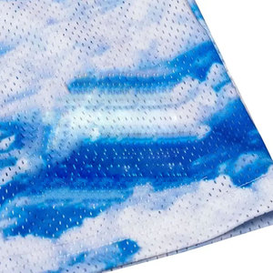 กางเกงขาสั้นตาข่ายผู้ชาย สกรีนโลโก้ได้ กางเกงออกกำลังกายฤดูร้อน ผ้าโพลีเอสเตอร์ ระบายอากาศ แห้งเร็ว - Product Image 2