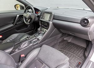 Nissan GT-R Premium 4WD/AWD 2017, transmission intégrale, moteur V6 turbocompressé 3,8L, automatique, coupé - Product Image 4