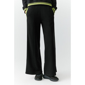 Pantalones deportivos urbanos Urban Beat Britta para mujer, con cintura elástica, pierna ancha y corte relajado - Product Image 6