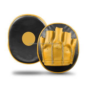 Mitaines de boxe incurvées en cuir, coussinets de frappe professionnels pour l'entraînement MMA et le kickboxing - Product Image 1