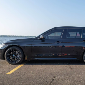 BMW 330i xDrive Sports Wagon B58 Turbo de 6 cilindros, usado, premium, año 2018 - Product Image 1