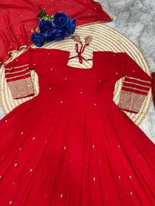 Robe Maxi Georgette à imprimé floral pour femmes avec conception à la main Prix de gros de la méthode d'impression en feuille d'Inde - Product Image 5