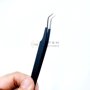 Pinzas de pestañas de acero inoxidable probadas a mano, revestimiento de Color negro, ángulo de 45 grados y Punta puntiaguda para pestañas de volumen - Product Image 2