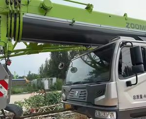 Certificados completos usados Grúa telescópica portátil Camión grúa Zoomlion usado Precio barato 50 toneladas para la venta - Product Image 2