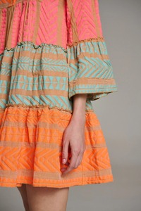 Nouveauté robe tunique à manches cloche pour femmes, belle couleur, tissage en V, robe courte texturée pour événements en plein air, sorties d'été - Product Image 2